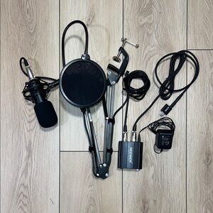 Black Microphone Kit